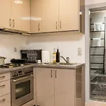 Avyssos Residents