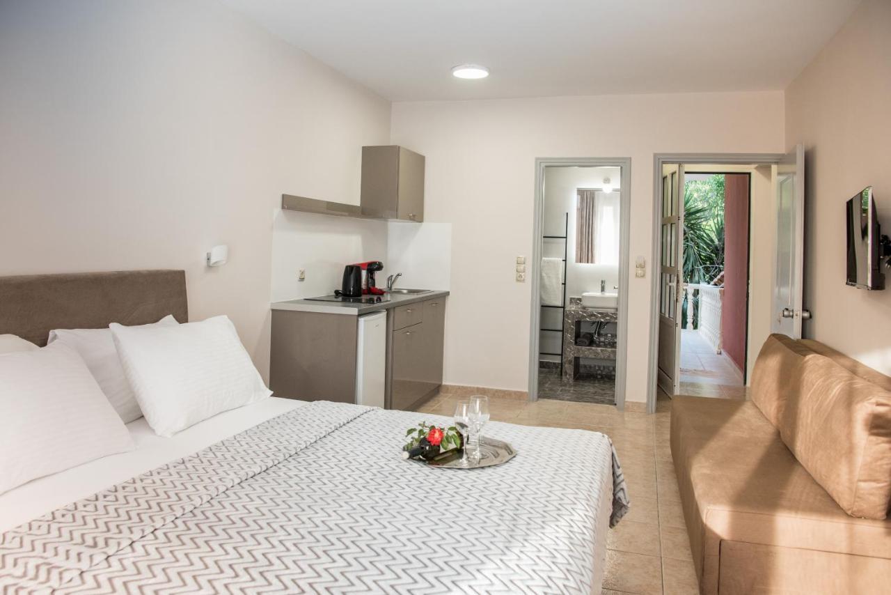 Aparthotel Avyssos Residents *