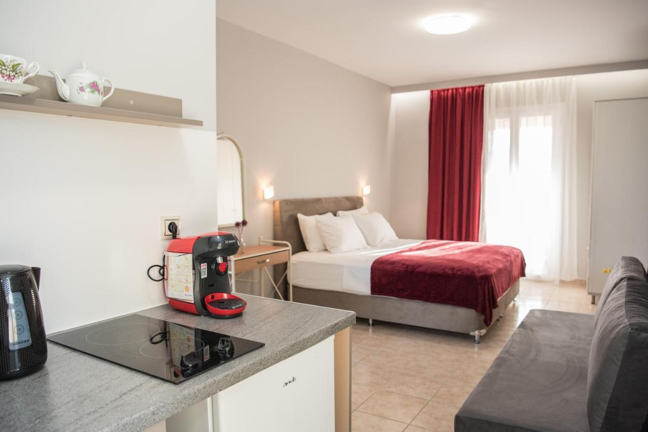 Aparthotel Avyssos Residents *