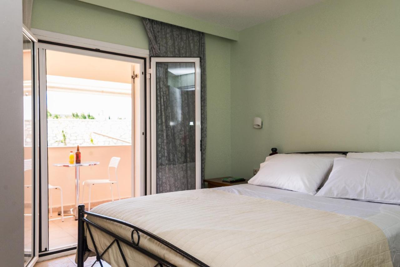 Avyssos Residents Aparthotel